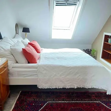 Central 2Br With Balconies And Art In Historical University Area Bergen Exteriör bild